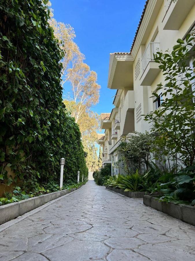 Gala Placidia Golden Mile Marbella Exteriör bild